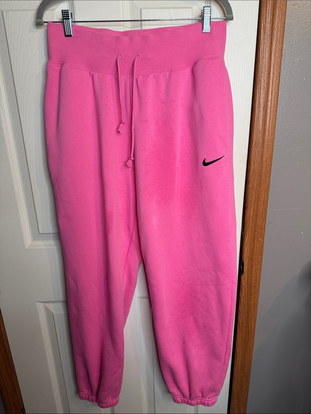 Nike Hot Pink OUT OF STOCK IN PINK Jogger Sweatpants with Black Swoosh WARM 🔥